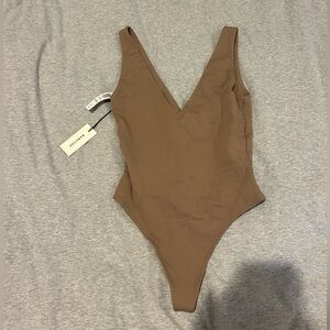 NWT Aritzia babaton contour bodysuit size small